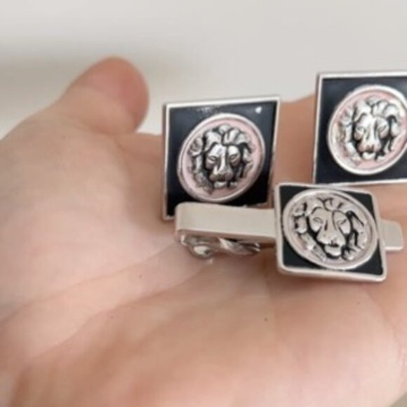 Swank Silver Tone Lion Head Cufflinks & Tie Clip Set - Picture 4 of 6